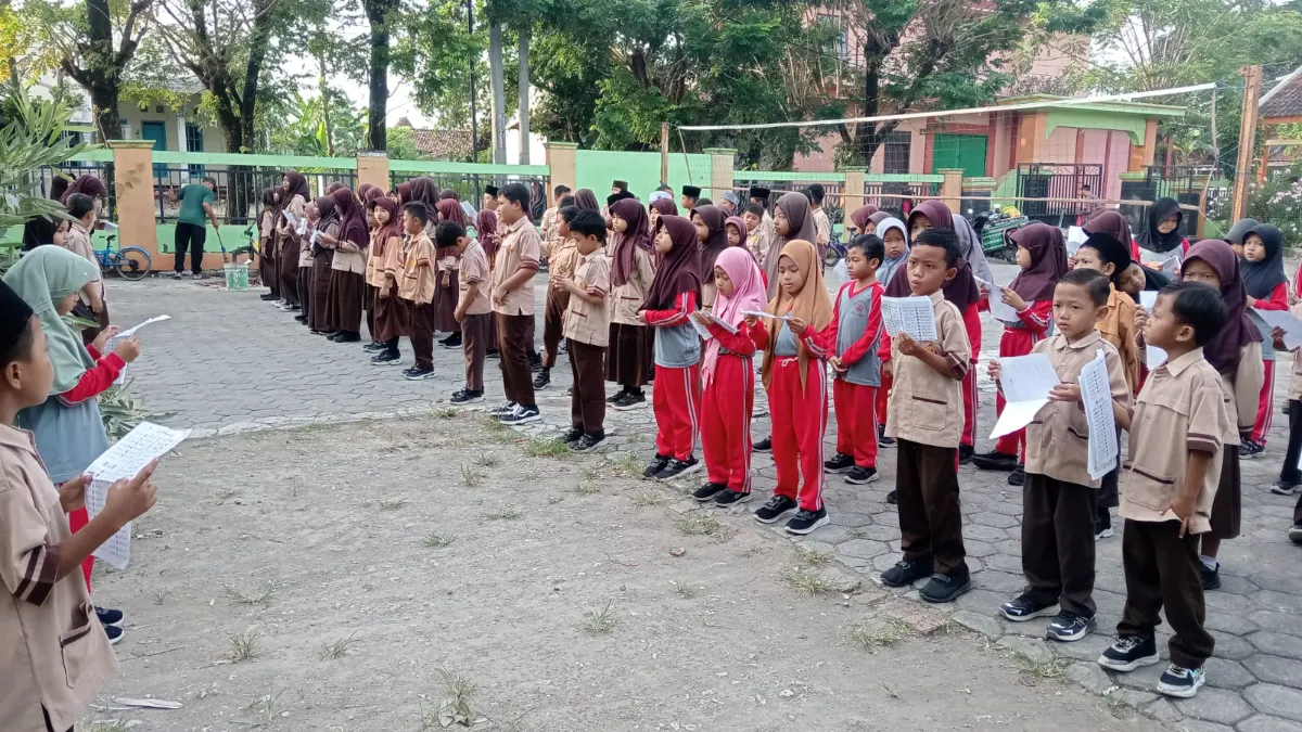 Lantunan  Asma’ul Husna  Awali Hari  Siswa SD Negeri  Karangrejo 1 Dempet